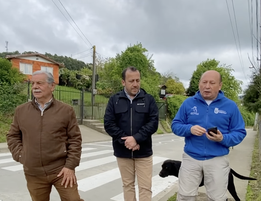 Municipalidad refuerza seguridad vial en Panguipulli Alto con nueva señalización y mejoras en tránsito